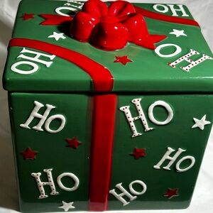 Ceramic Christmas Cookie Jar.